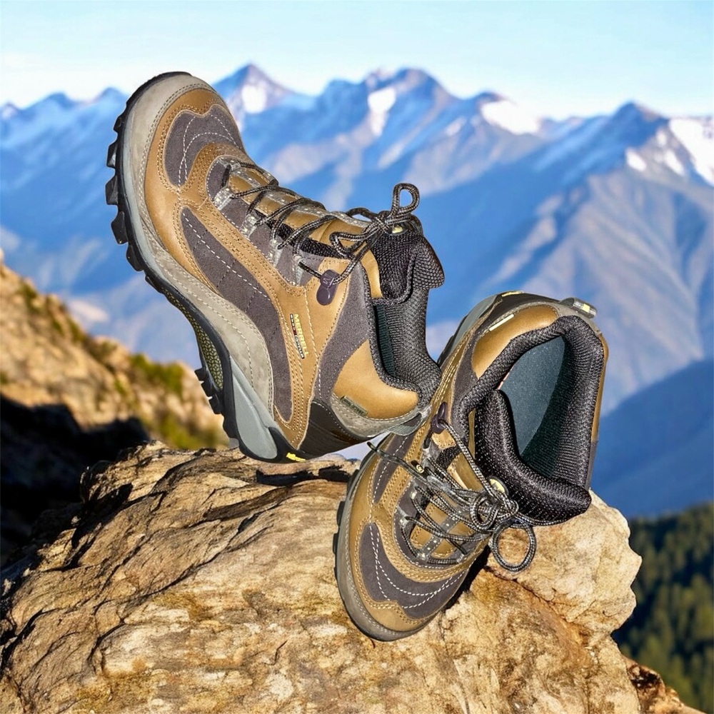 Merrell Vibram Hiking Boots. Size 8.🥾🌻